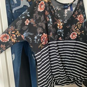 Excellent condition shirt from Buckle.